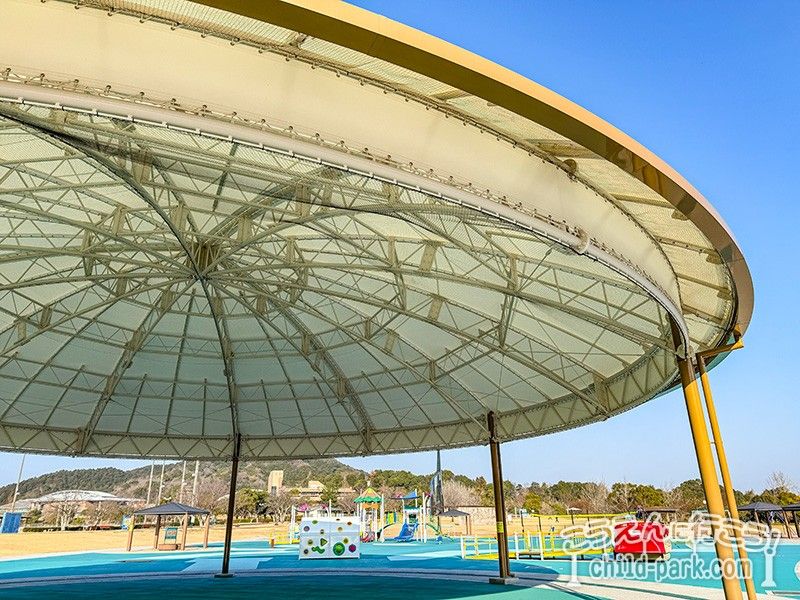 筑豊緑地の大屋根広場